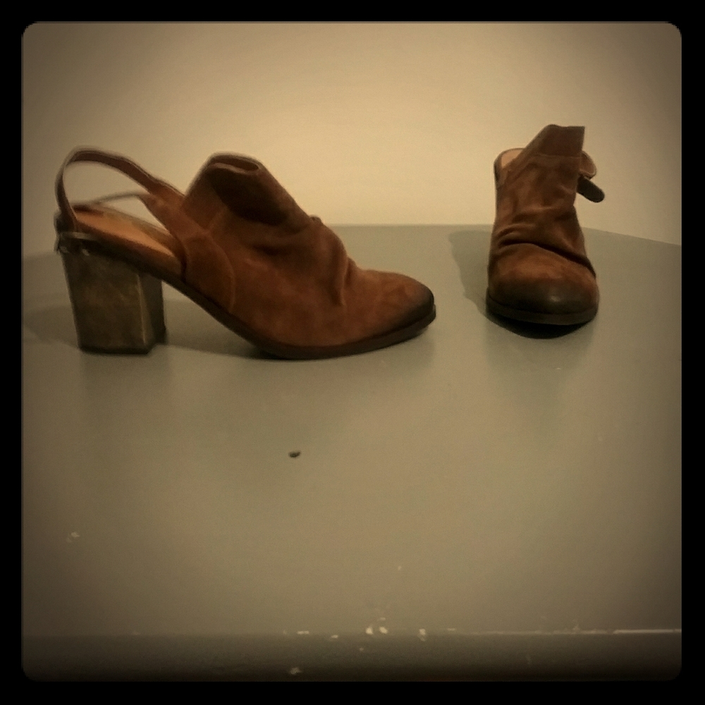 Shoe